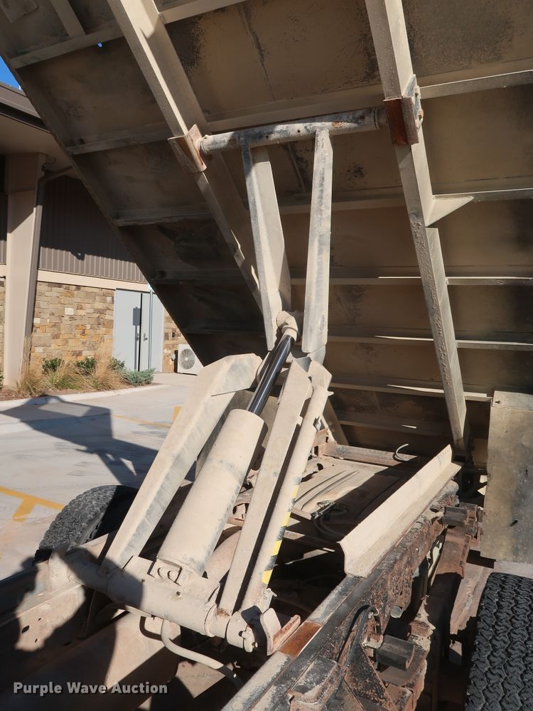 image for item DH3645 2003 Ford F450 dump flatbed truck