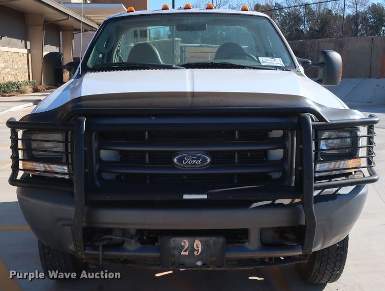 image for item DH3646 2004 Ford F550 truck cab and chassis