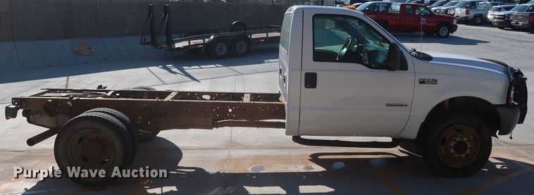 image for item DH3646 2004 Ford F550 truck cab and chassis