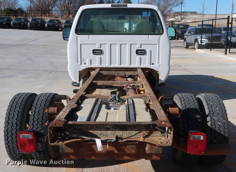 image for item DH3646 2004 Ford F550 truck cab and chassis