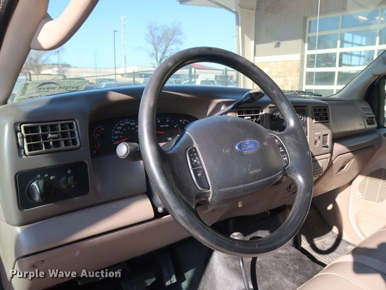 image for item DH3646 2004 Ford F550 truck cab and chassis