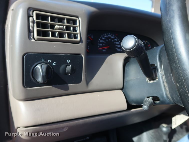 image for item DH3646 2004 Ford F550 truck cab and chassis