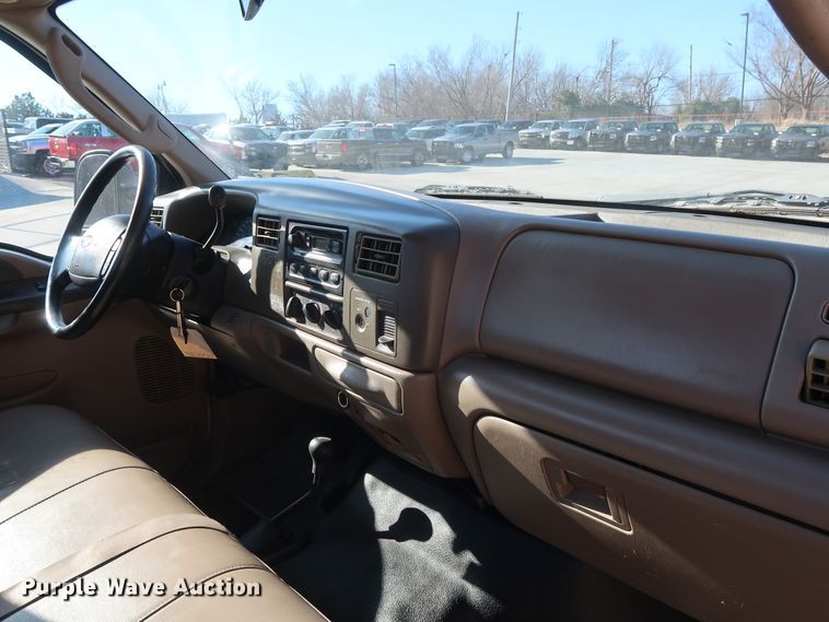 image for item DH3646 2004 Ford F550 truck cab and chassis