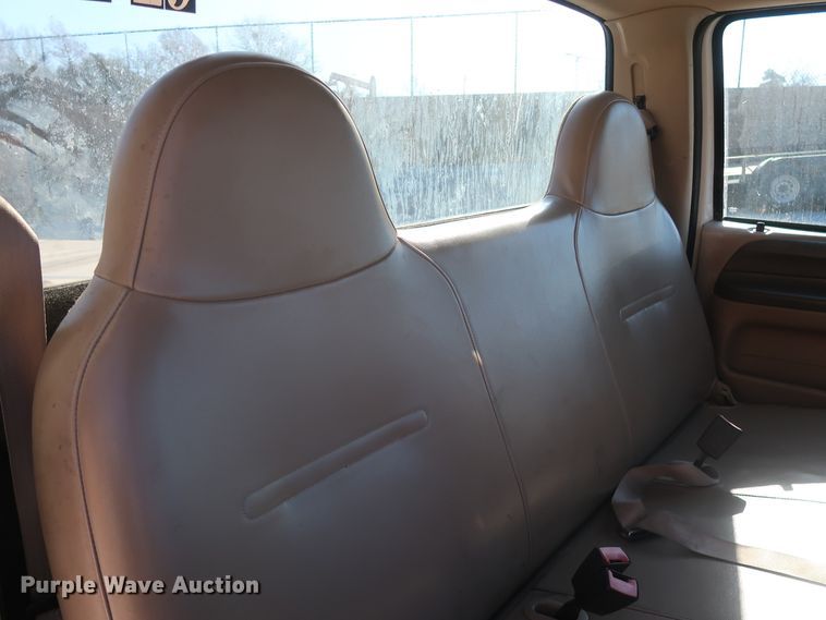 image for item DH3646 2004 Ford F550 truck cab and chassis