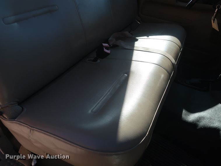 image for item DH3646 2004 Ford F550 truck cab and chassis