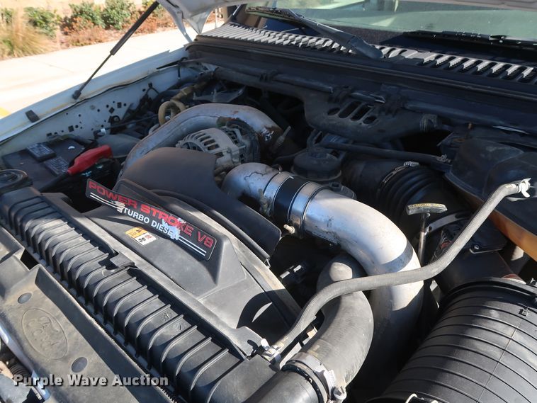 image for item DH3646 2004 Ford F550 truck cab and chassis