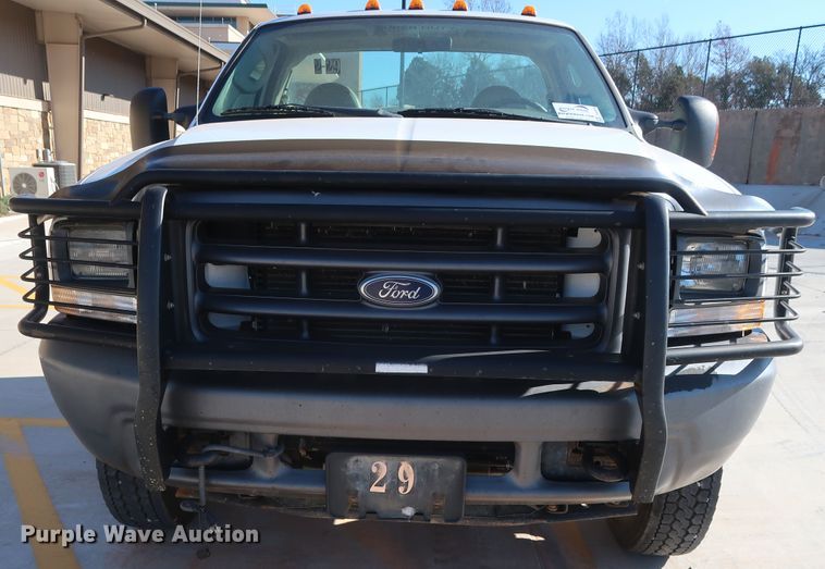 image for item DH3646 2004 Ford F550 truck cab and chassis