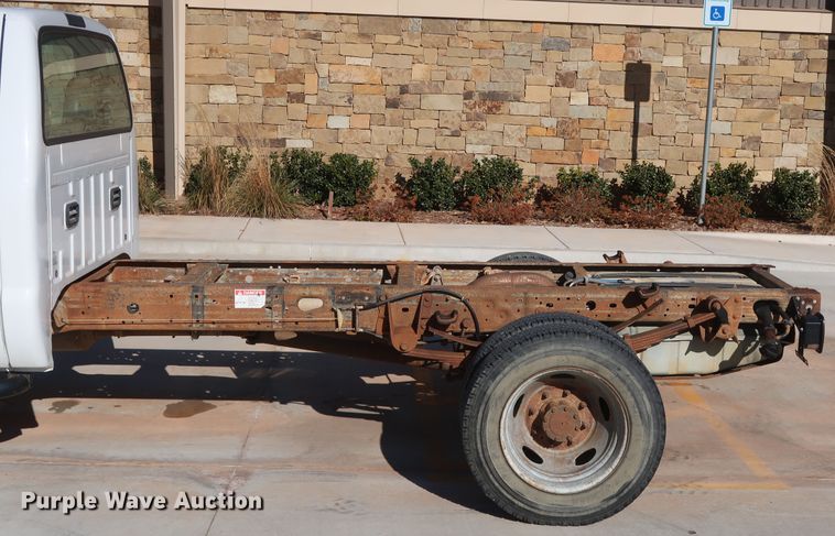image for item DH3646 2004 Ford F550 truck cab and chassis