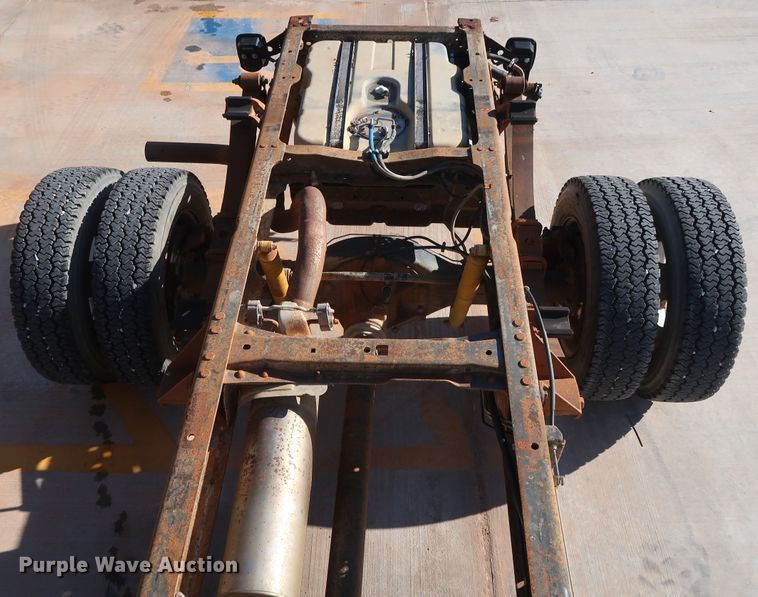 image for item DH3646 2004 Ford F550 truck cab and chassis