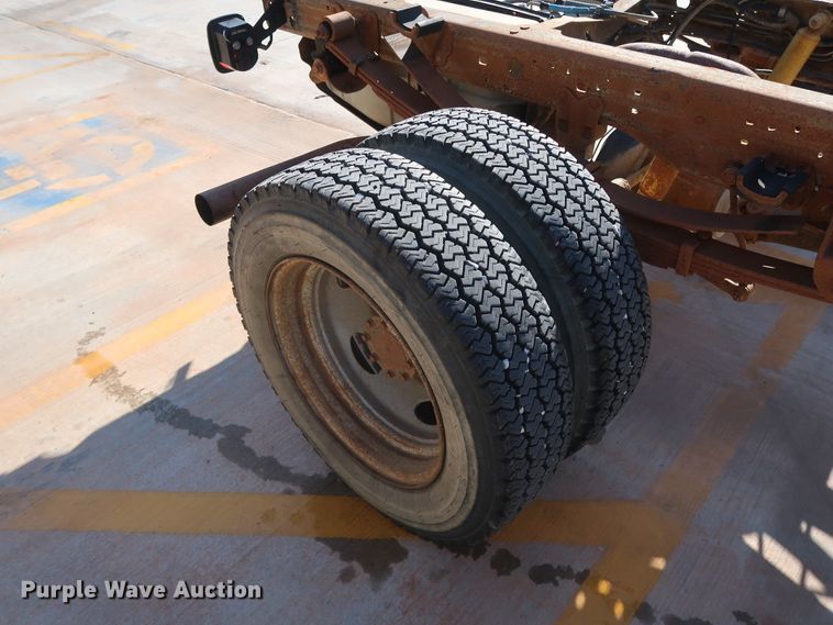 image for item DH3646 2004 Ford F550 truck cab and chassis