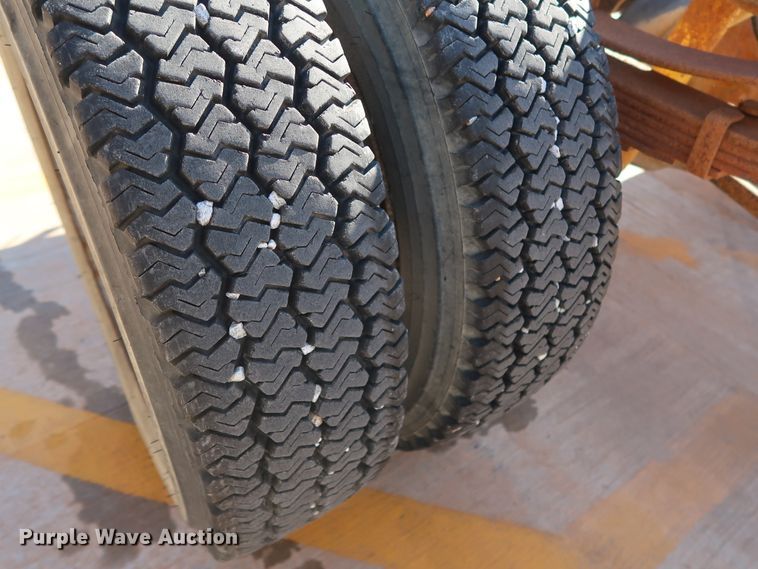 image for item DH3646 2004 Ford F550 truck cab and chassis