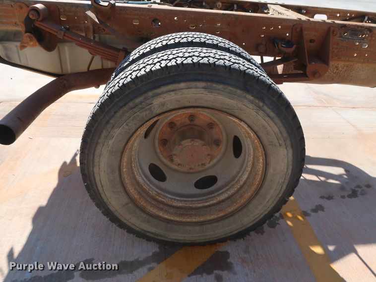 image for item DH3646 2004 Ford F550 truck cab and chassis