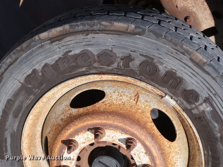 image for item DH3646 2004 Ford F550 truck cab and chassis