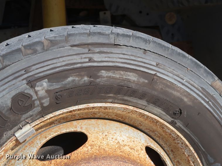 image for item DH3646 2004 Ford F550 truck cab and chassis