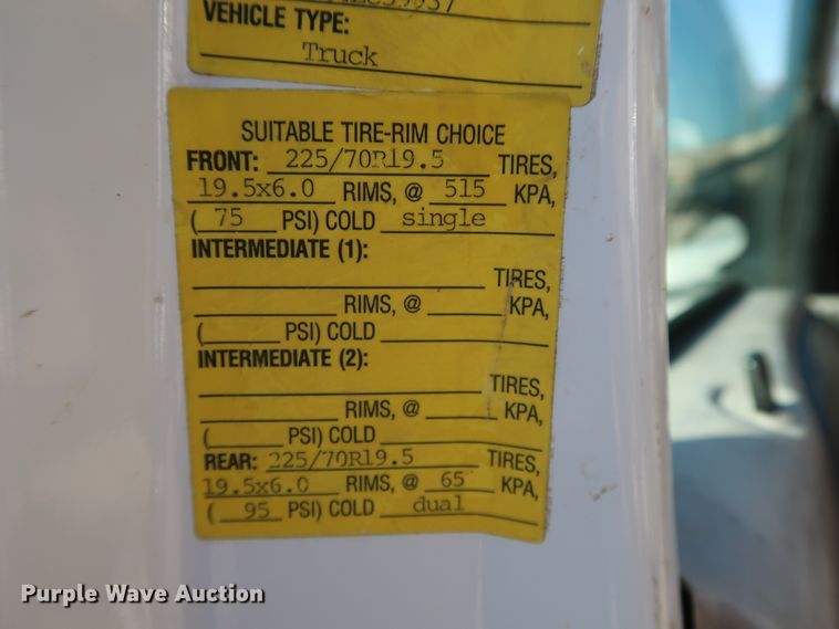 image for item DH3646 2004 Ford F550 truck cab and chassis