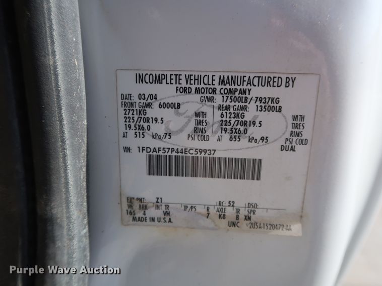 image for item DH3646 2004 Ford F550 truck cab and chassis