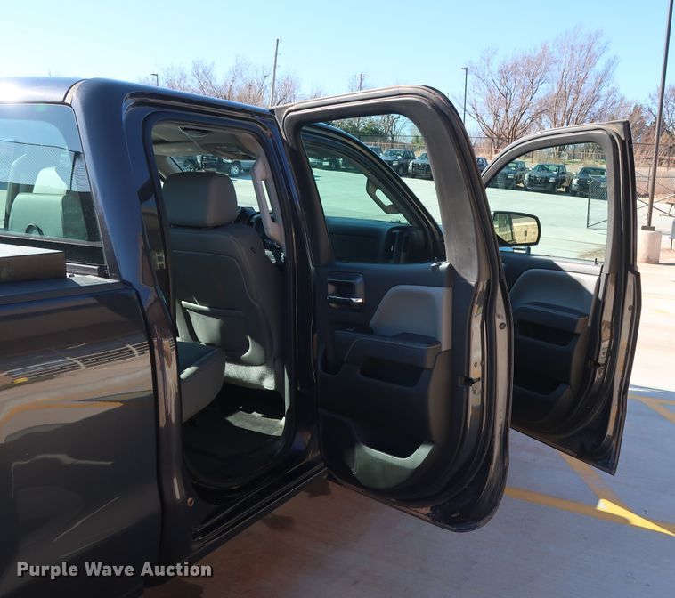 image for item DH3647 2015 Chevrolet Silverado 1500 Double Cab pickup truck