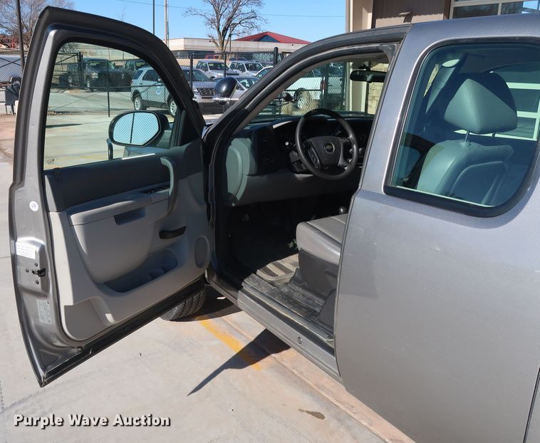 image for item DH3649 2012 Chevrolet Silverado 1500 Ext. Cab pickup truck