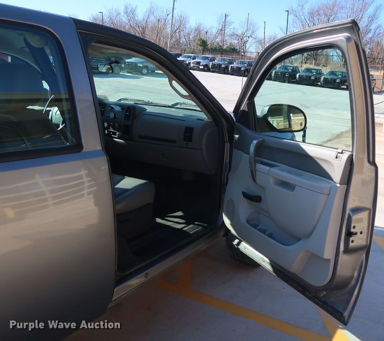 image for item DH3649 2012 Chevrolet Silverado 1500 Ext. Cab pickup truck