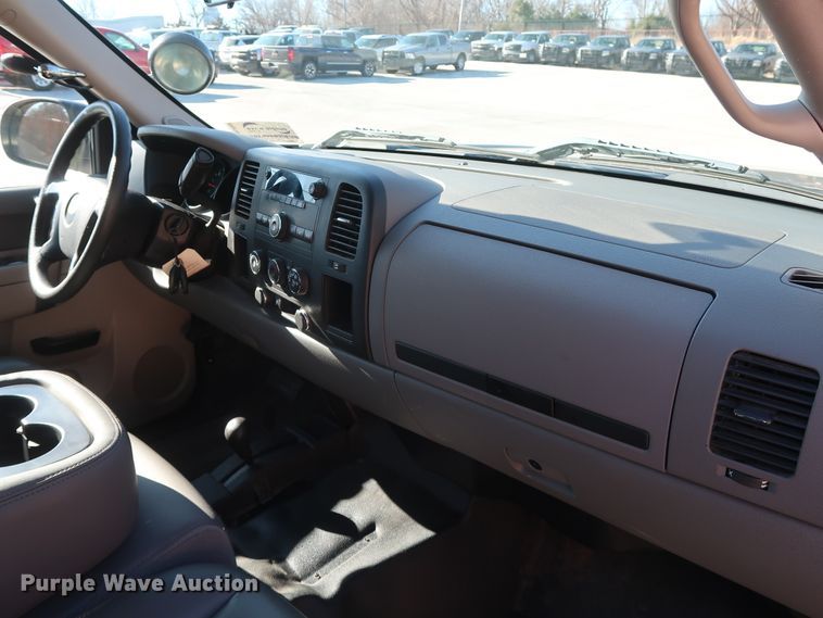 image for item DH3649 2012 Chevrolet Silverado 1500 Ext. Cab pickup truck