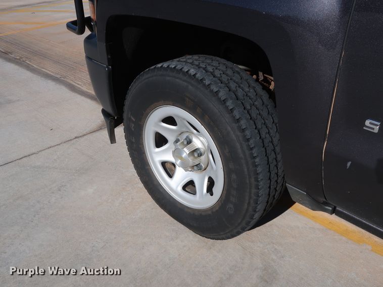 image for item DH3652 2015 Chevrolet Silverado 1500 Double Cab pickup truck