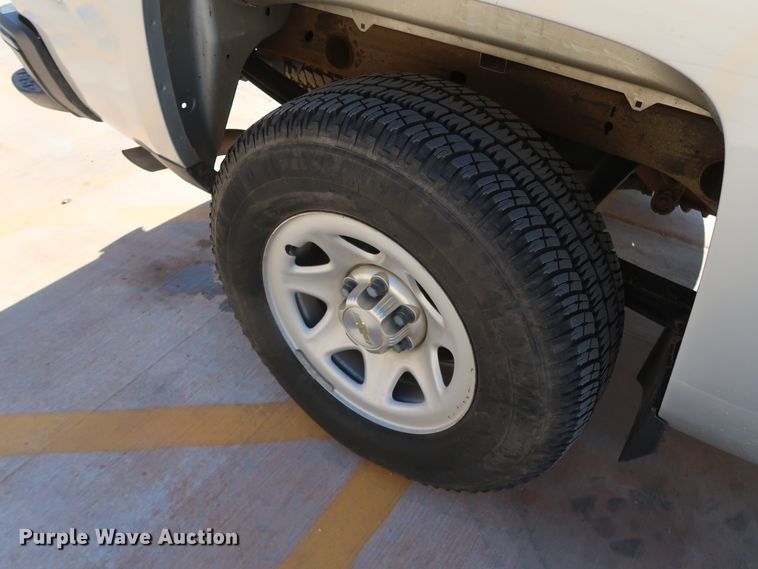 image for item DH3653 2015 Chevrolet Silverado 1500 Double Cab pickup truck