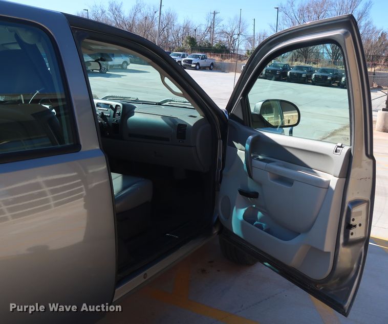 image for item DH3655 2012 Chevrolet Silverado 1500 Ext. Cab pickup truck