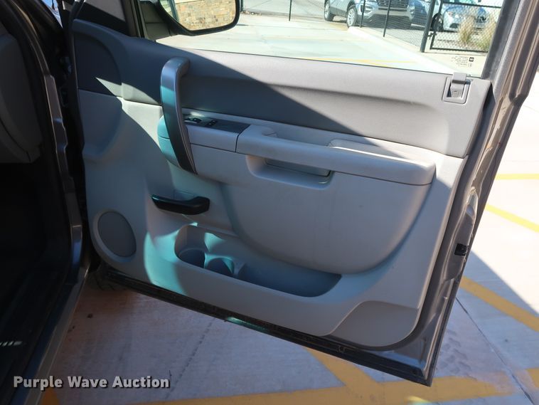 image for item DH3655 2012 Chevrolet Silverado 1500 Ext. Cab pickup truck