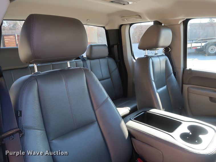 image for item DH3655 2012 Chevrolet Silverado 1500 Ext. Cab pickup truck