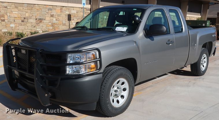 image for item DH3656 2013 Chevrolet Silverado 1500 Ext. Cab pickup truck
