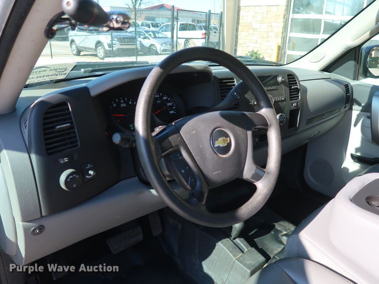 image for item DH3656 2013 Chevrolet Silverado 1500 Ext. Cab pickup truck