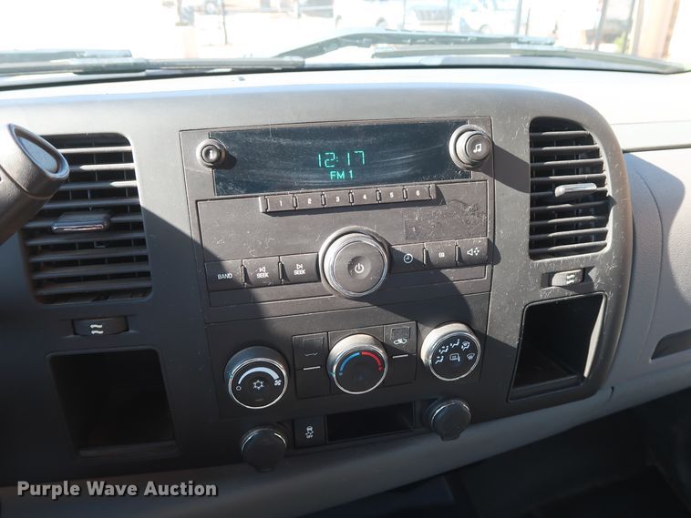 image for item DH3656 2013 Chevrolet Silverado 1500 Ext. Cab pickup truck