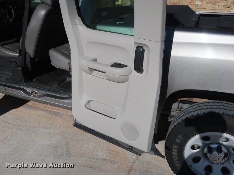 image for item DH3656 2013 Chevrolet Silverado 1500 Ext. Cab pickup truck