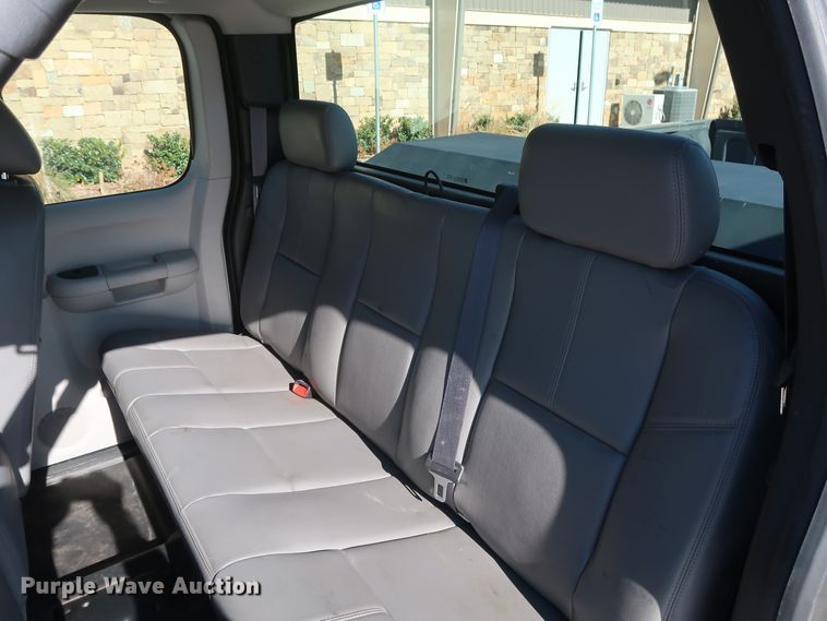 image for item DH3656 2013 Chevrolet Silverado 1500 Ext. Cab pickup truck