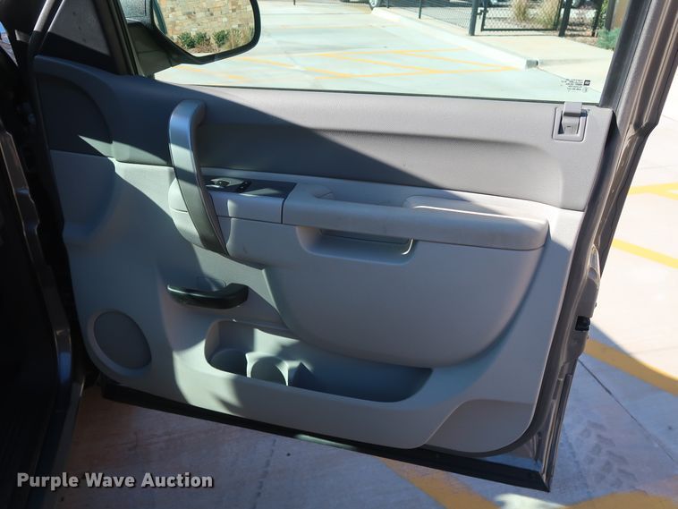 image for item DH3656 2013 Chevrolet Silverado 1500 Ext. Cab pickup truck