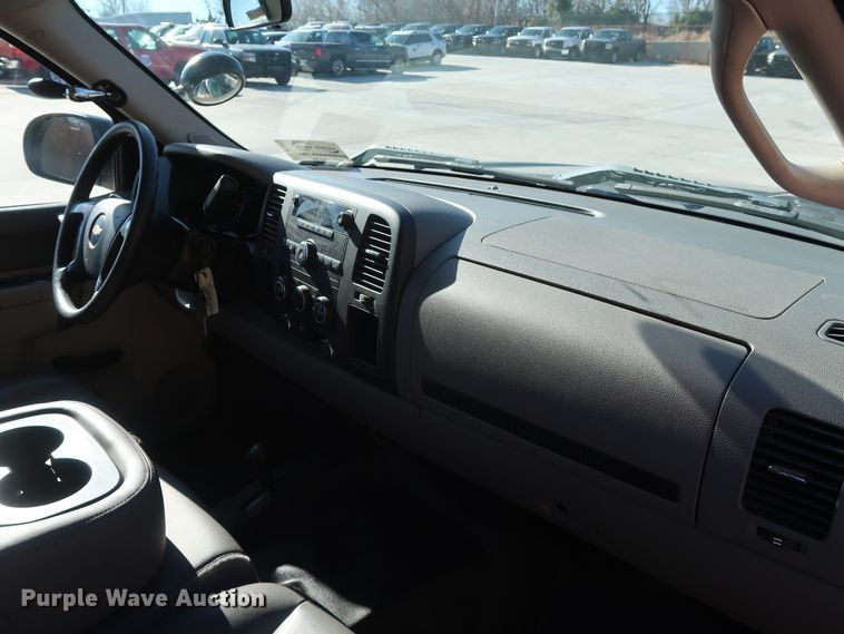 image for item DH3656 2013 Chevrolet Silverado 1500 Ext. Cab pickup truck