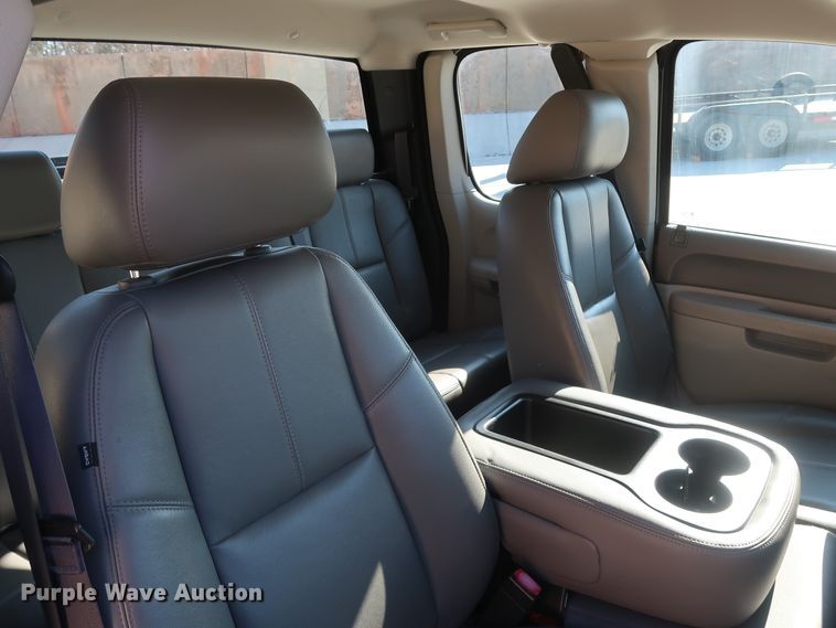 image for item DH3656 2013 Chevrolet Silverado 1500 Ext. Cab pickup truck