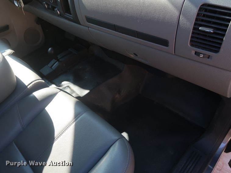 image for item DH3656 2013 Chevrolet Silverado 1500 Ext. Cab pickup truck