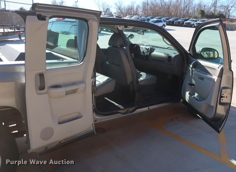 image for item DH3656 2013 Chevrolet Silverado 1500 Ext. Cab pickup truck