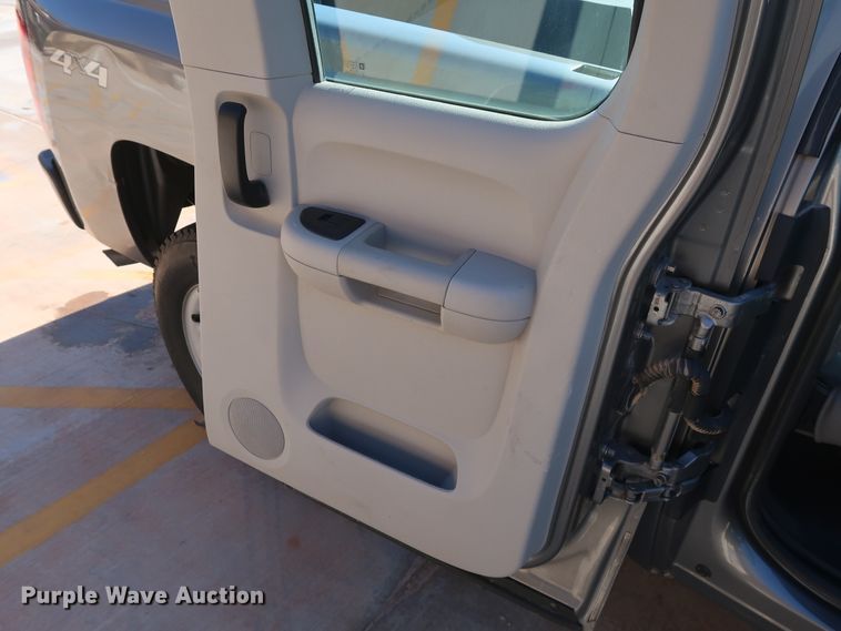 image for item DH3656 2013 Chevrolet Silverado 1500 Ext. Cab pickup truck