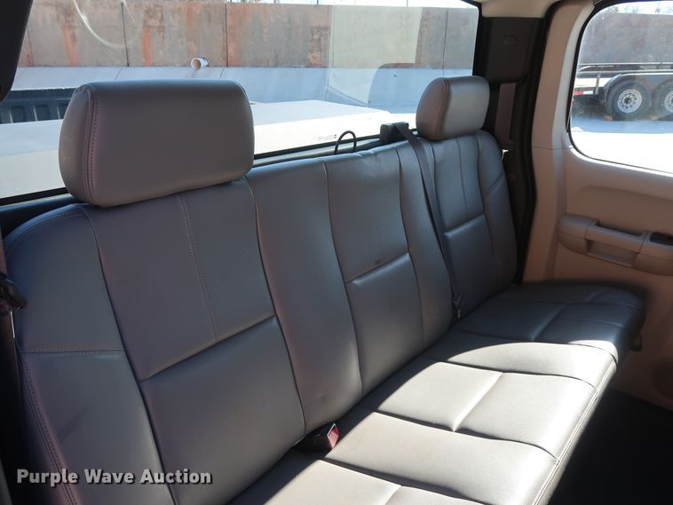 image for item DH3656 2013 Chevrolet Silverado 1500 Ext. Cab pickup truck