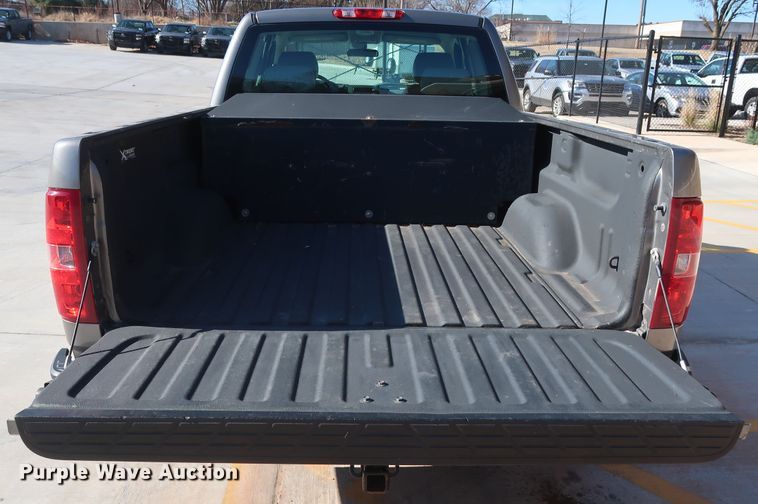 image for item DH3656 2013 Chevrolet Silverado 1500 Ext. Cab pickup truck