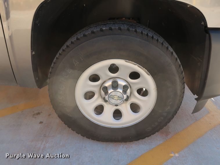 image for item DH3656 2013 Chevrolet Silverado 1500 Ext. Cab pickup truck