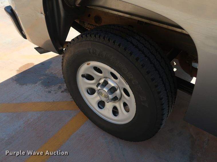 image for item DH3656 2013 Chevrolet Silverado 1500 Ext. Cab pickup truck