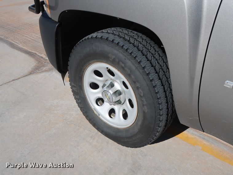 image for item DH3656 2013 Chevrolet Silverado 1500 Ext. Cab pickup truck