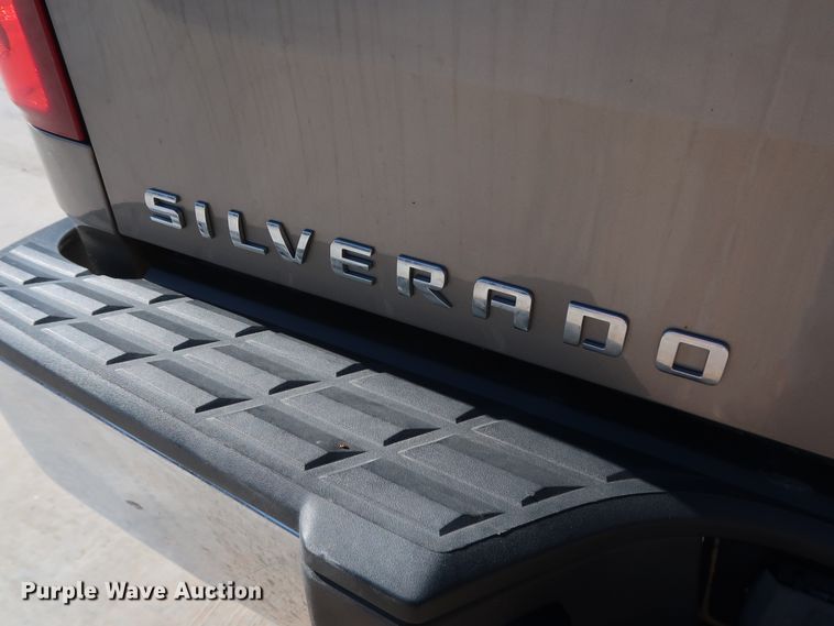 image for item DH3656 2013 Chevrolet Silverado 1500 Ext. Cab pickup truck