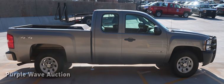image for item DH3657 2013 Chevrolet Silverado 1500 Ext. Cab pickup truck