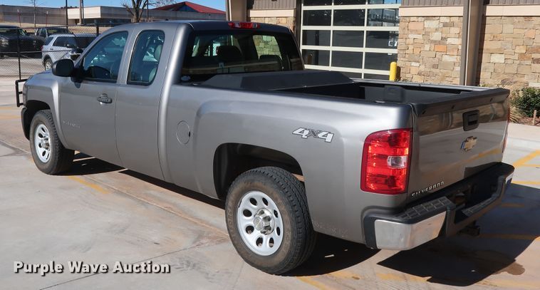 image for item DH3657 2013 Chevrolet Silverado 1500 Ext. Cab pickup truck