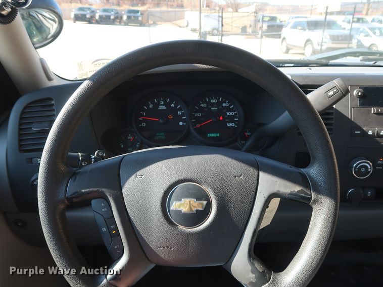 image for item DH3657 2013 Chevrolet Silverado 1500 Ext. Cab pickup truck