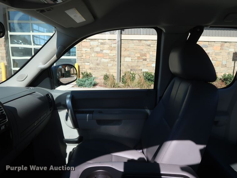 image for item DH3657 2013 Chevrolet Silverado 1500 Ext. Cab pickup truck